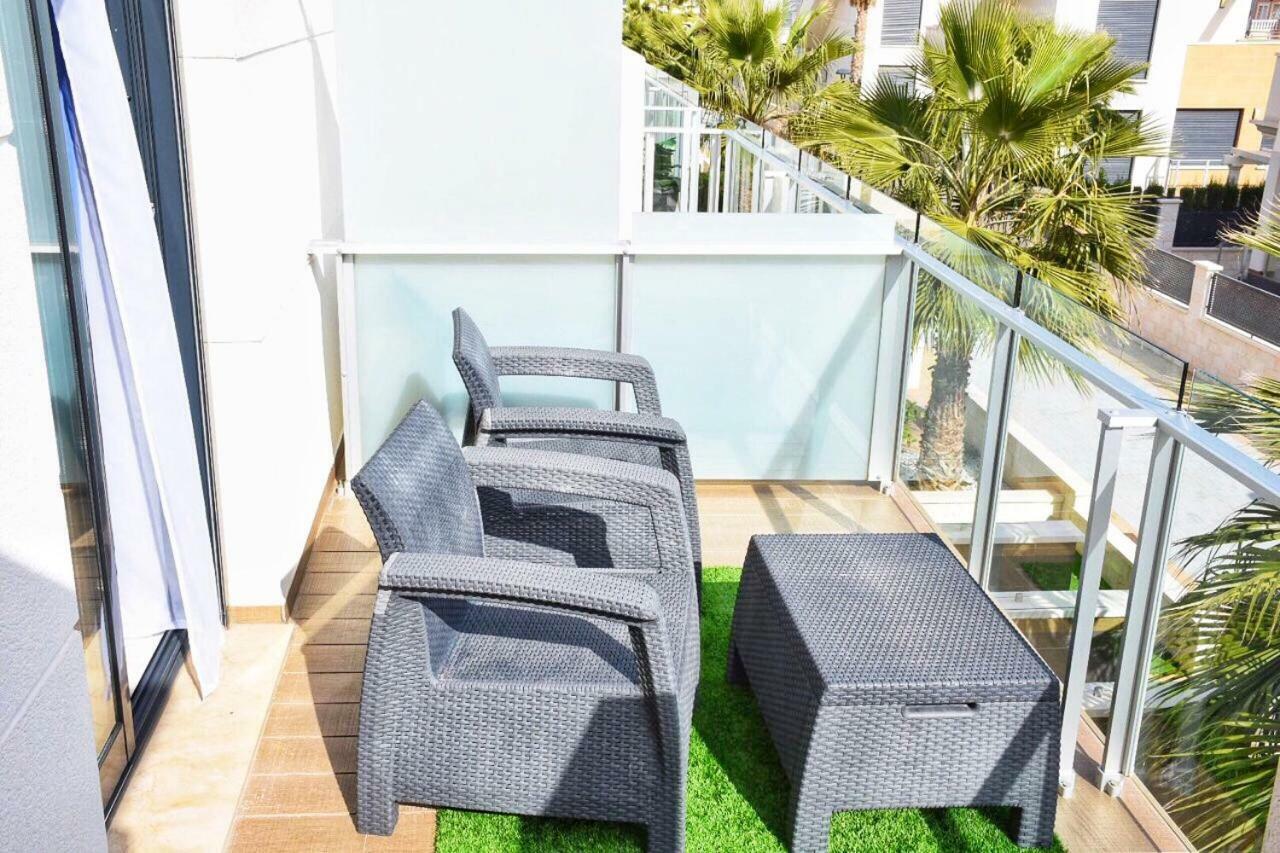 Готель La Zenia Beach Bungalow Оріуела Екстер'єр фото