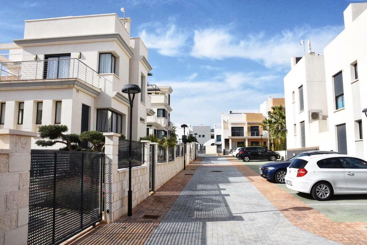 Готель La Zenia Beach Bungalow Оріуела Екстер'єр фото