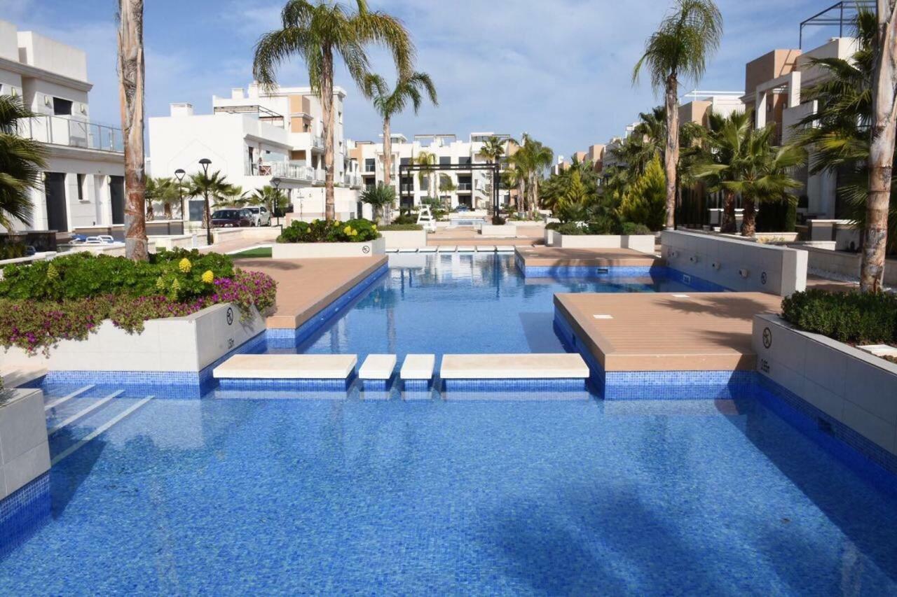 Готель La Zenia Beach Bungalow Оріуела Екстер'єр фото
